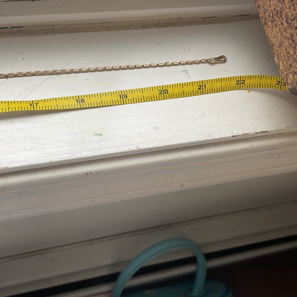 Sarah Coventry 17” gold chain 4.5 ext. about 1” by 3/4” width light blue Cameo - Picture 11 of 12